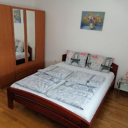 Paris Apartment -Free Private Parking نوفي ساد المظهر الخارجي الصورة