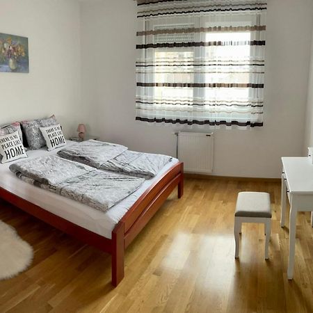 Paris Apartment -Free Private Parking نوفي ساد المظهر الخارجي الصورة