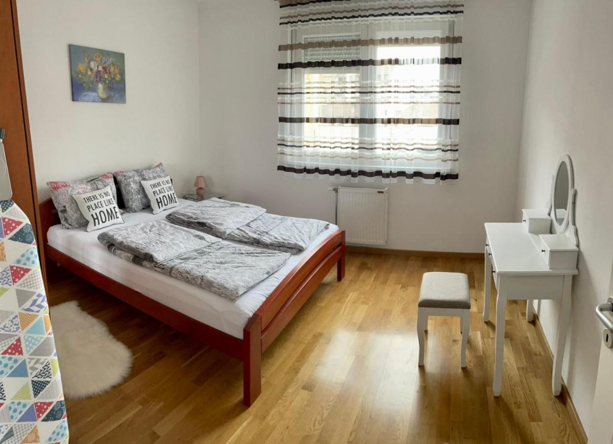 Paris Apartment -Free Private Parking نوفي ساد المظهر الخارجي الصورة