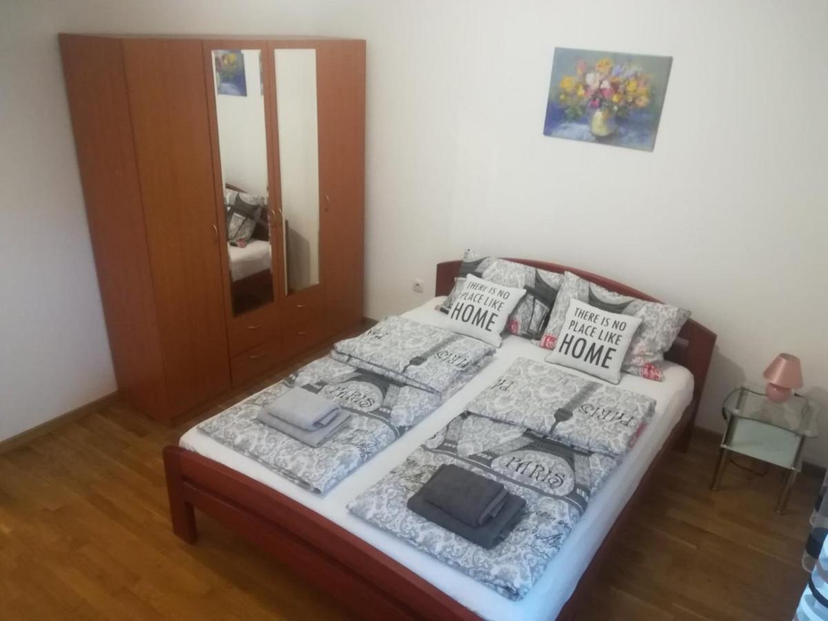 Paris Apartment -Free Private Parking نوفي ساد المظهر الخارجي الصورة